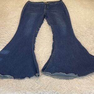 TURQUOISE HAVEN Stylish Blue Flared DENIM Women's Jeans SIZE L